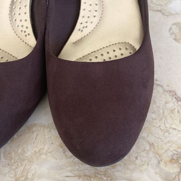 Dexflex Comfort Aubergine Faux Suede Round-Toe Pump 9.5 Regular - Picture 10 of 12